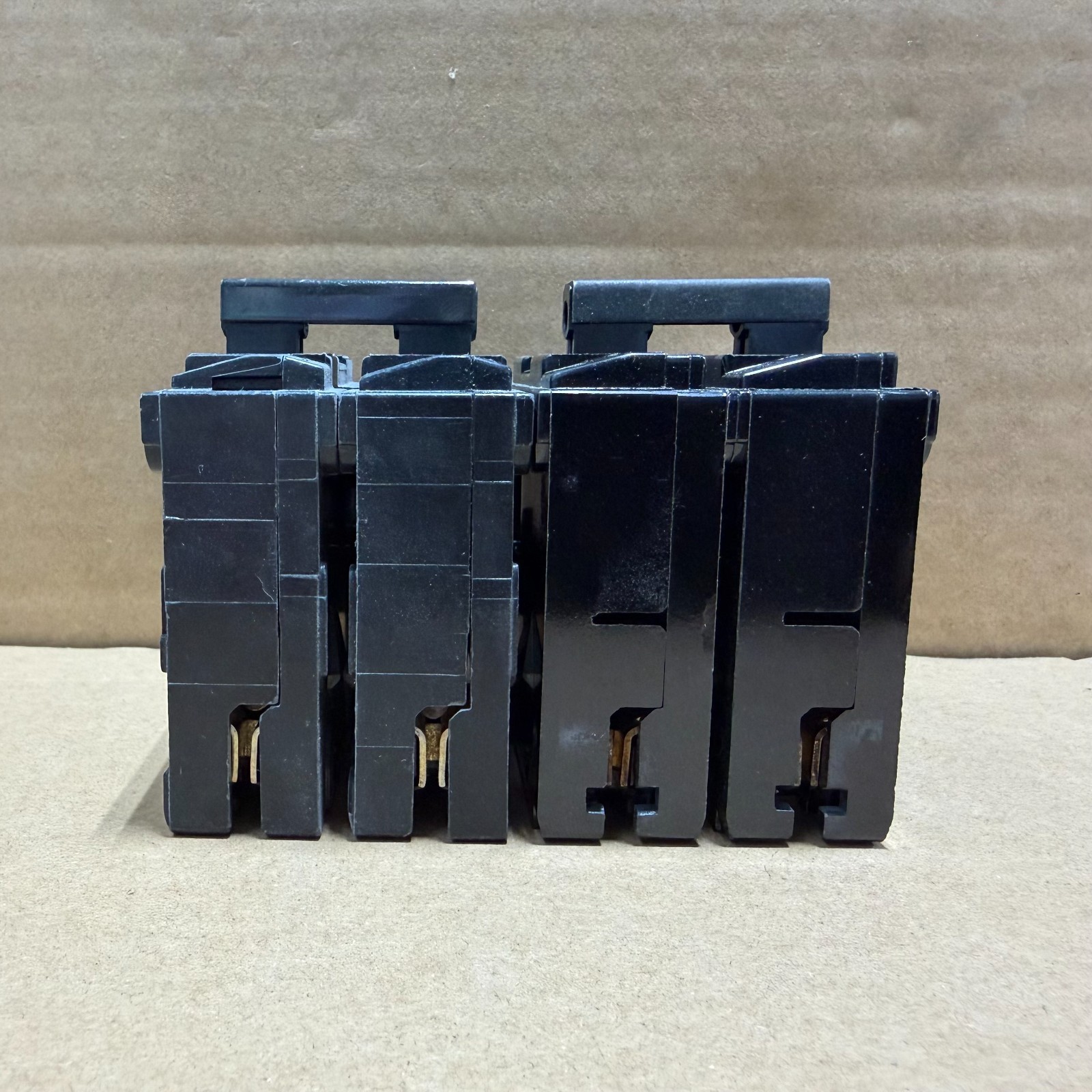 New Lot of 2 ITE Siemens QP Q230 2 Pole 30 Amp 120/240v Circuit Breaker NNB