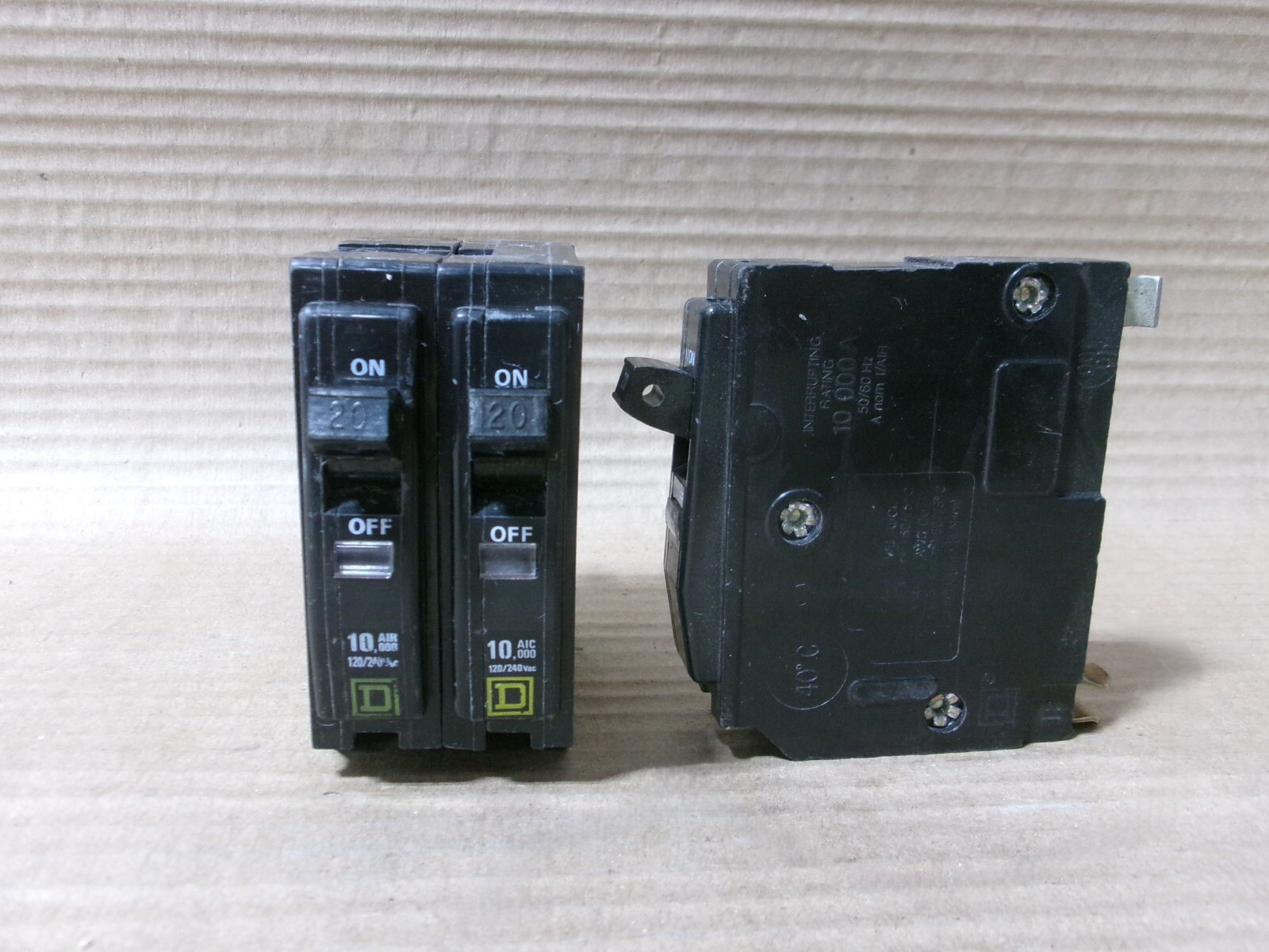 LOT OF 3 NEW Square D QO QO120 1 Pole 20 Amp 120V Yellow Circuit Breaker NTO